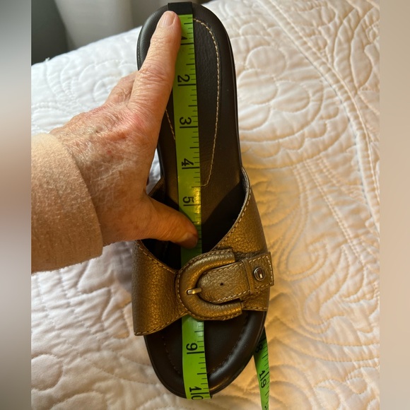 Tommy Hilfiger Greer Metallic Gold Leather Wedges Sandals Platforms Sz 8M - Picture 8 of 8